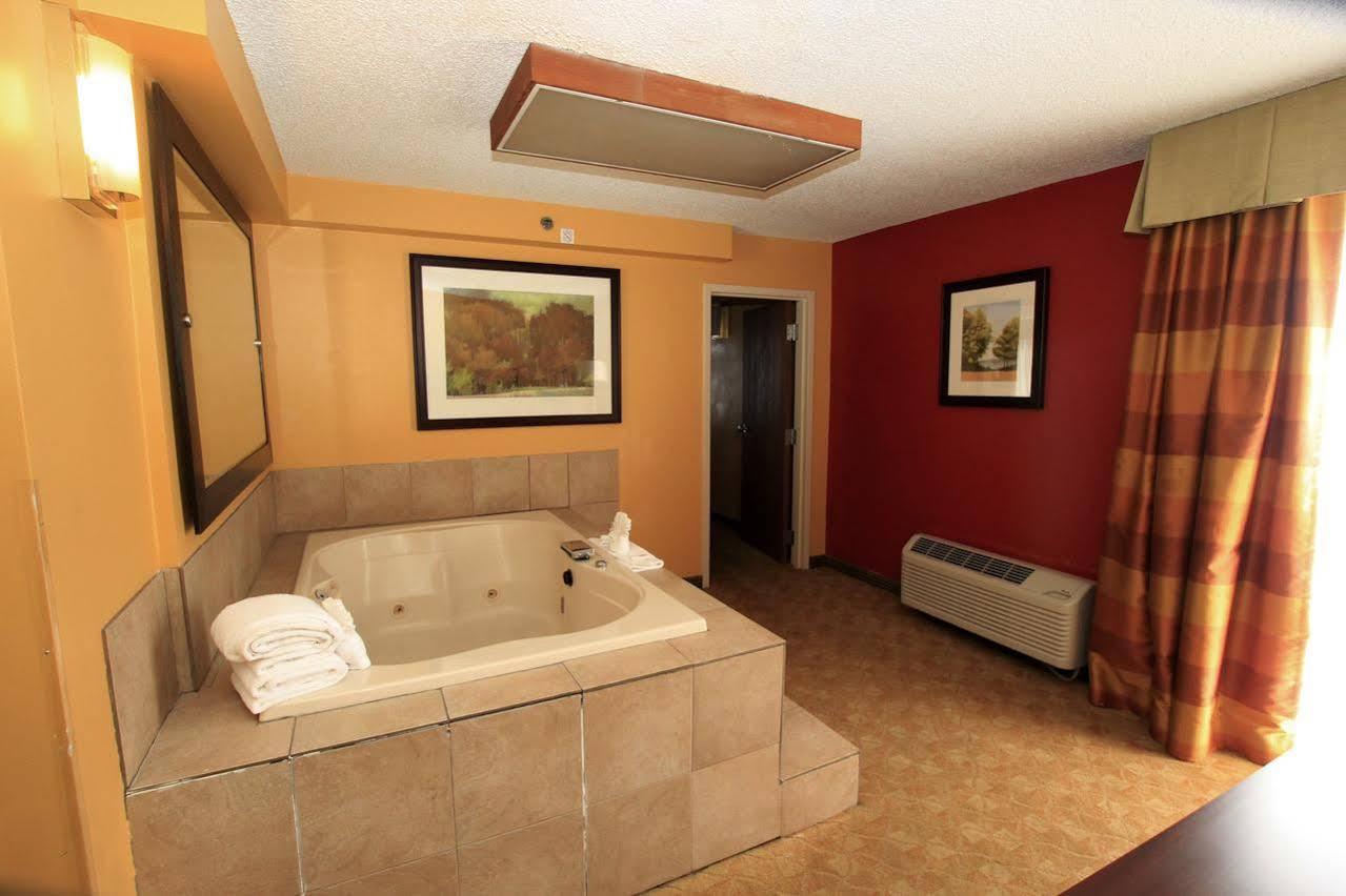 Hotel Delta By Marriott Denver Thornton Northglenn