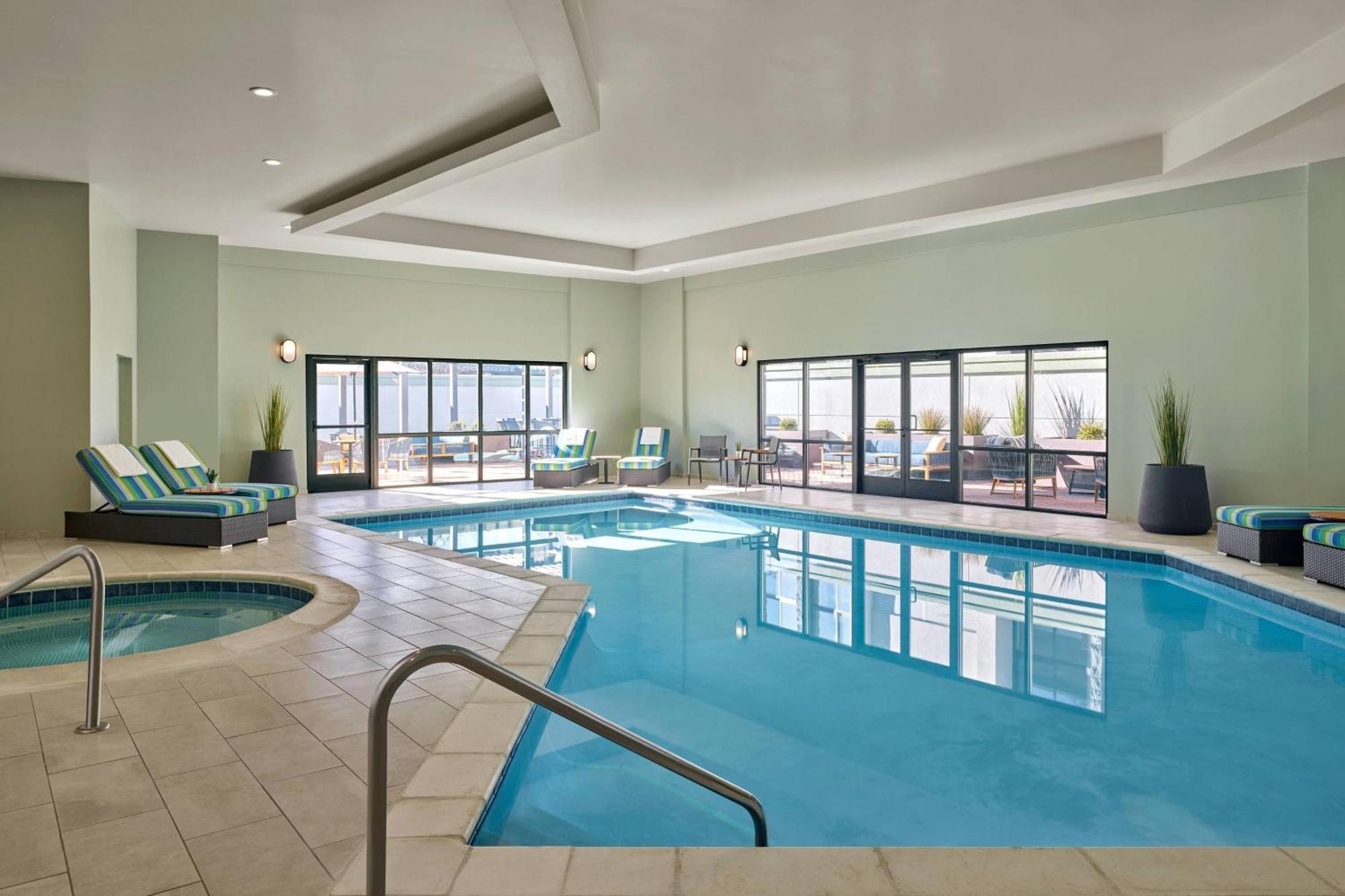 Hotel Delta By Marriott Denver Thornton Northglenn